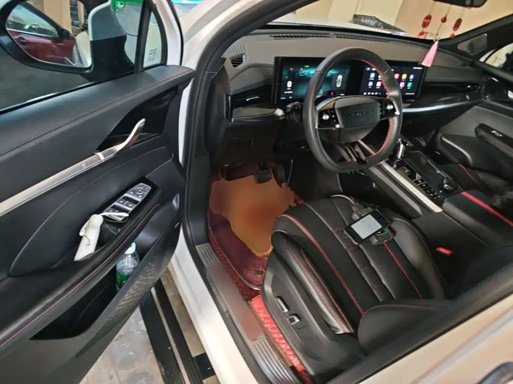 Фото 16 - Roewe RX5 MAX