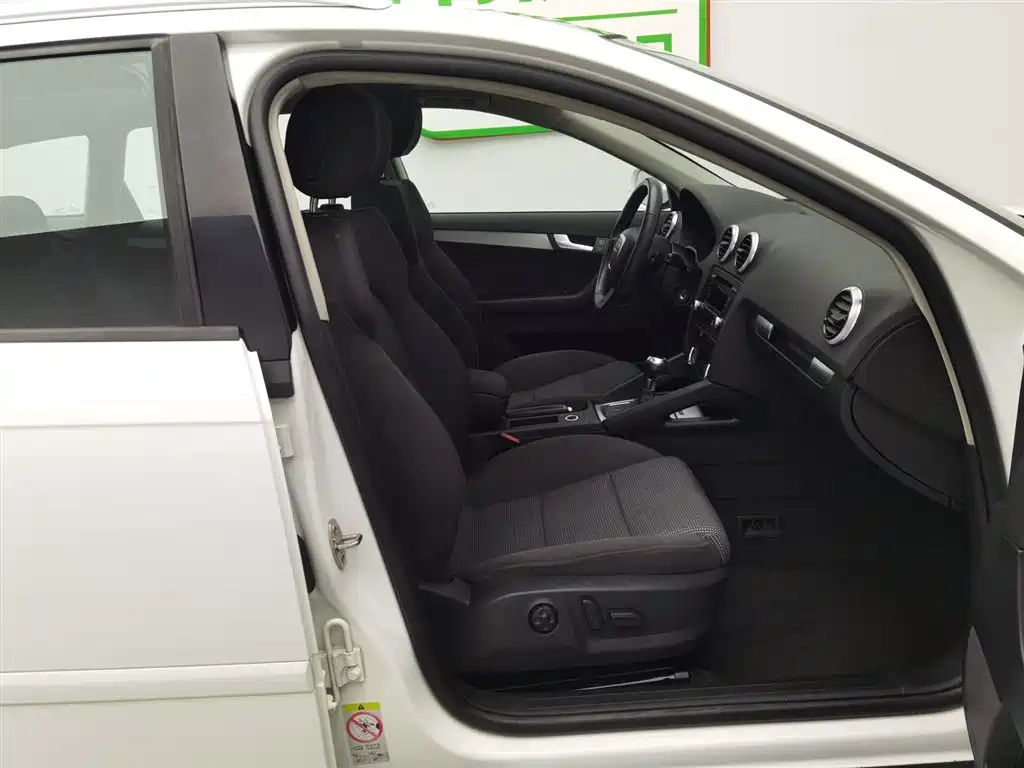 Audi A3 (Import) 2012 Sportback 1.8T Luxury фото 23
