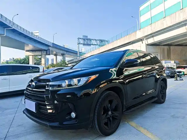 TOYOTA HIGHLANDER