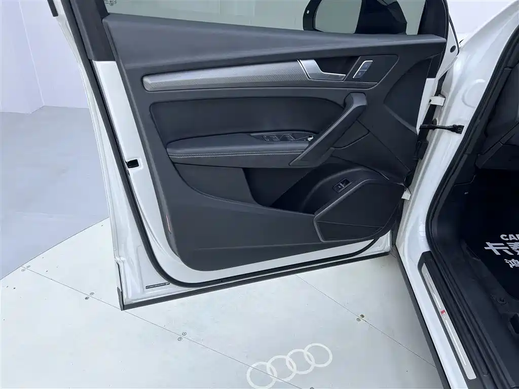 Audi Q5L 2023 40T Luxury Dynamic фото 22