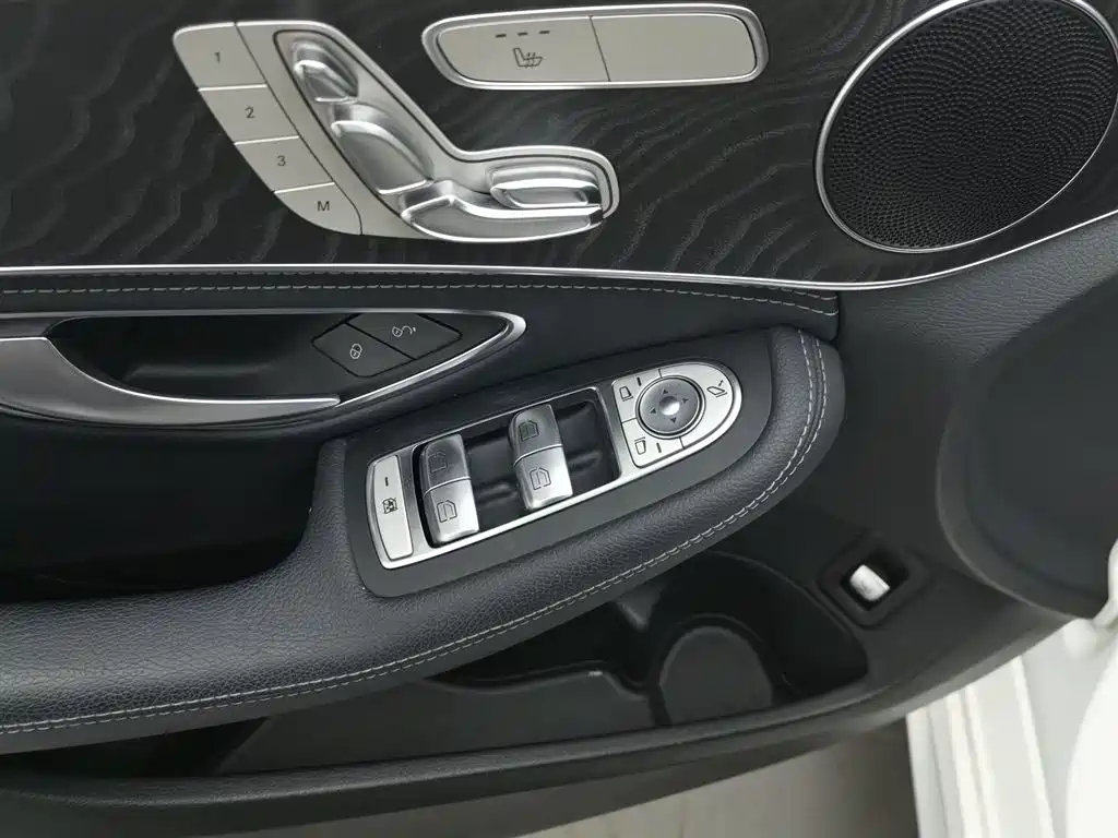 Mercedes-Benz C-Class 2017 Facelift C 200 L Sport Edition фото 9