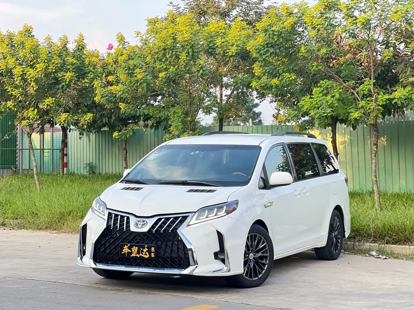 Toyota Sienna 2015 3.5L 2WD LE