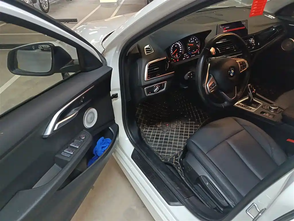 BMW 1 Series 2021 120i M Sport фото 12