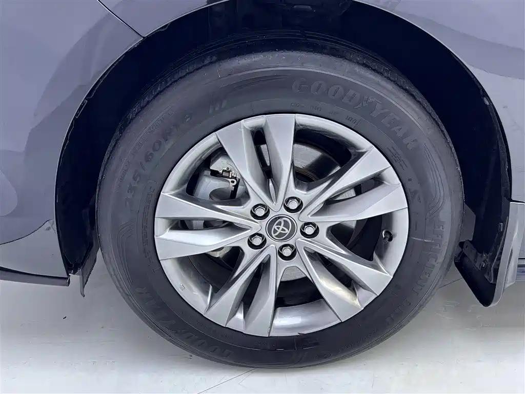 Toyota Sienna 2024 2.5L Hybrid Comfort Edition фото 11