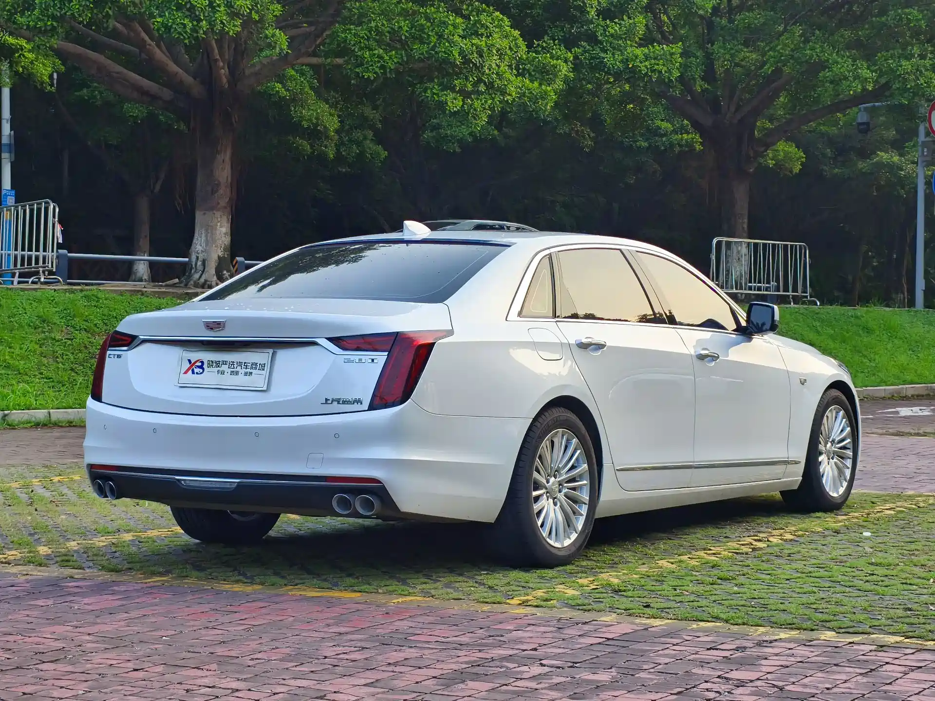 Фото 15 - Cadillac CT6