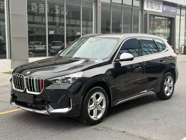 BMW X1 sDrive20Li, X Дизайн-пакет