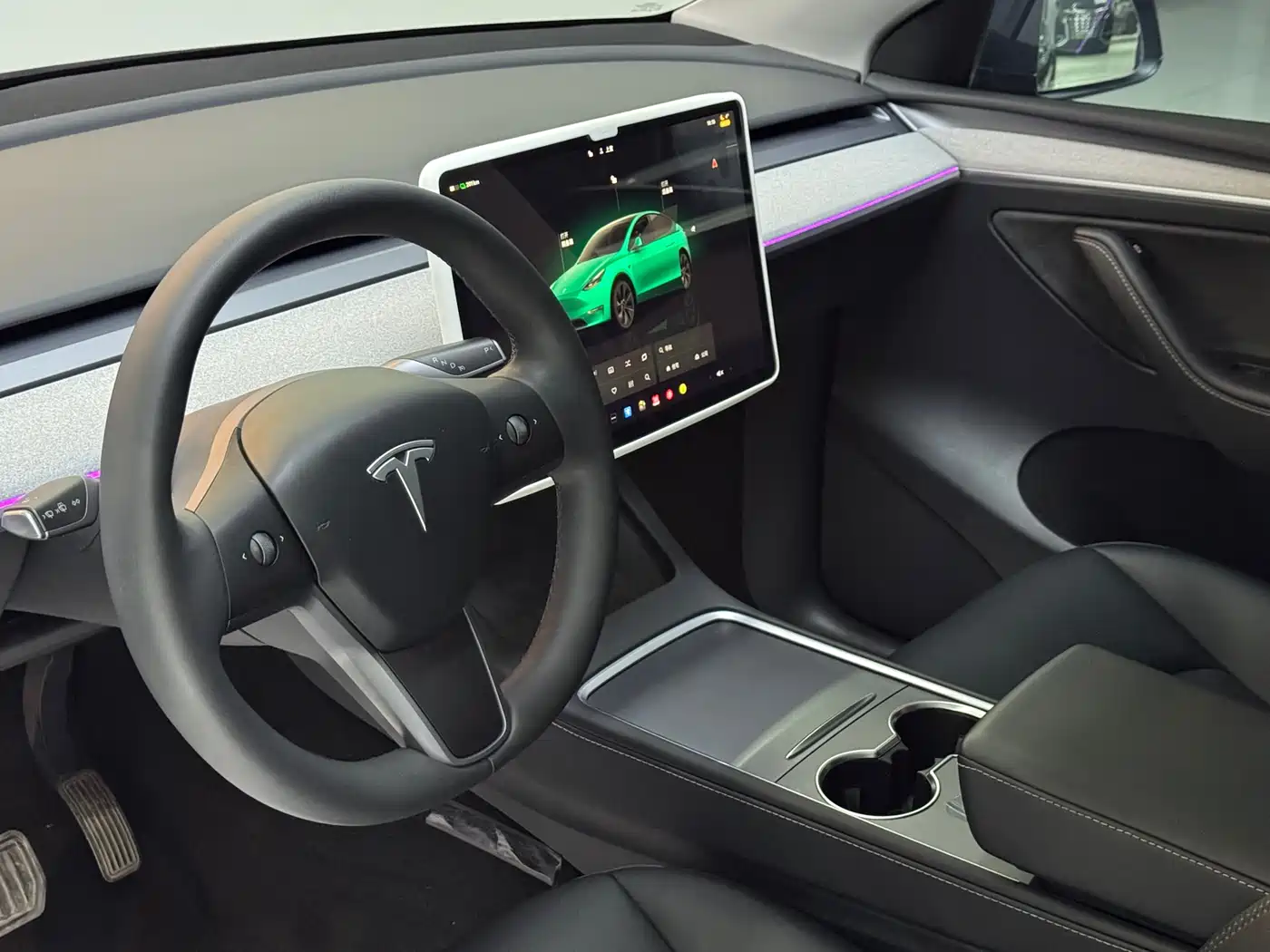TESLA MODEL Y