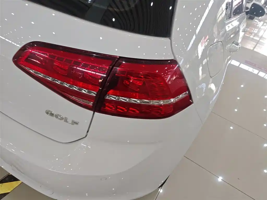 Volkswagen Golf 2016 1.6L Automatic Comfort фото 8