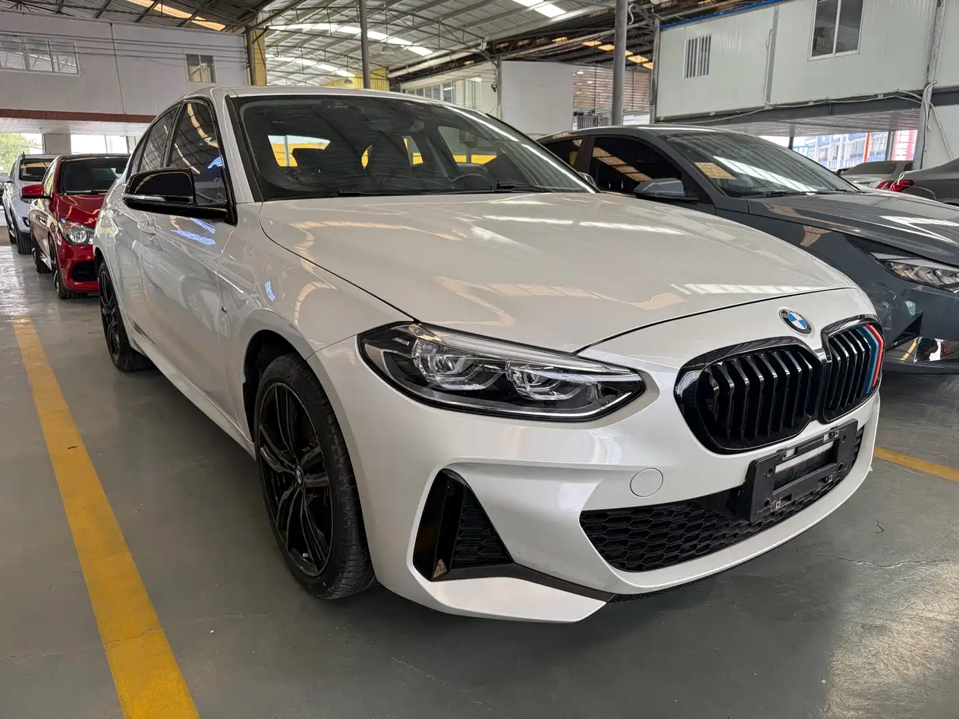 BMW 1 Series 2022 125i M Sport Shadow Edition фото 3