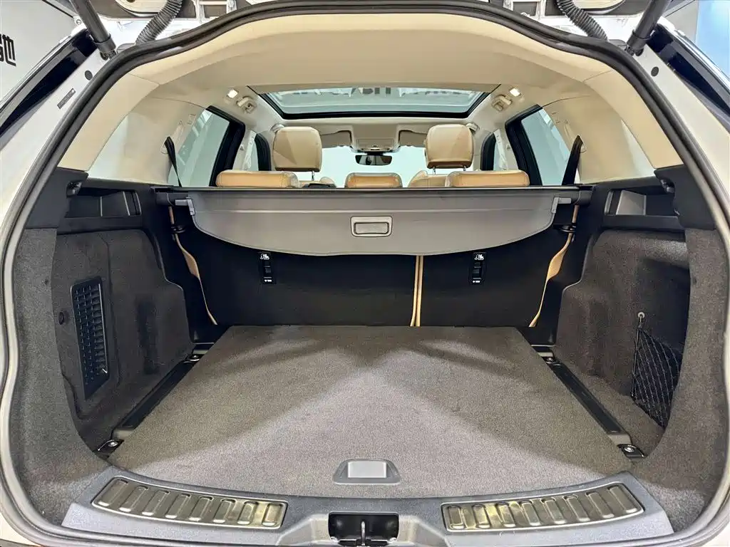 Land Rover Discovery Sport 2025 249PS Performance Tech Edition фото 12