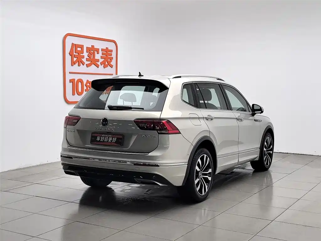 Volkswagen Tiguan L 2021 330TSI Automatic 2WD R-Line Premium фото 2