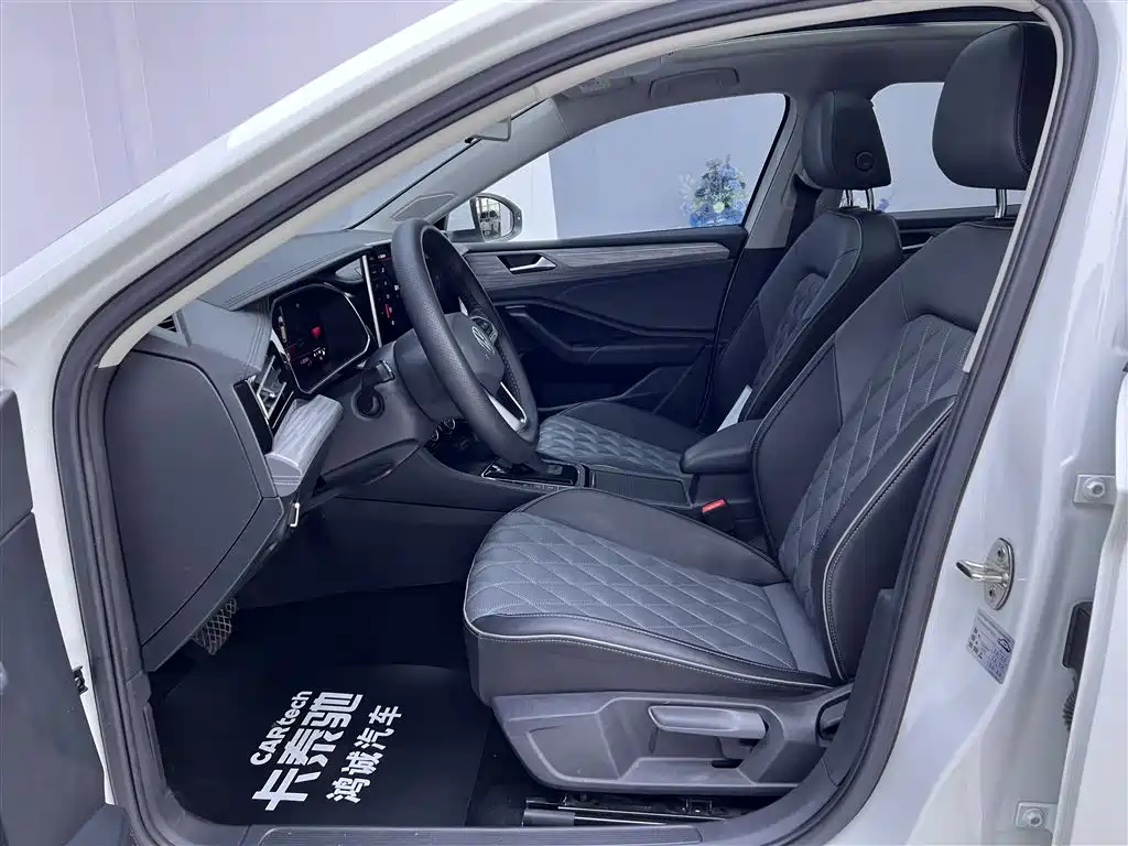 Volkswagen Sagitar 2023 300TSI DSG Surpassing Edition фото 18