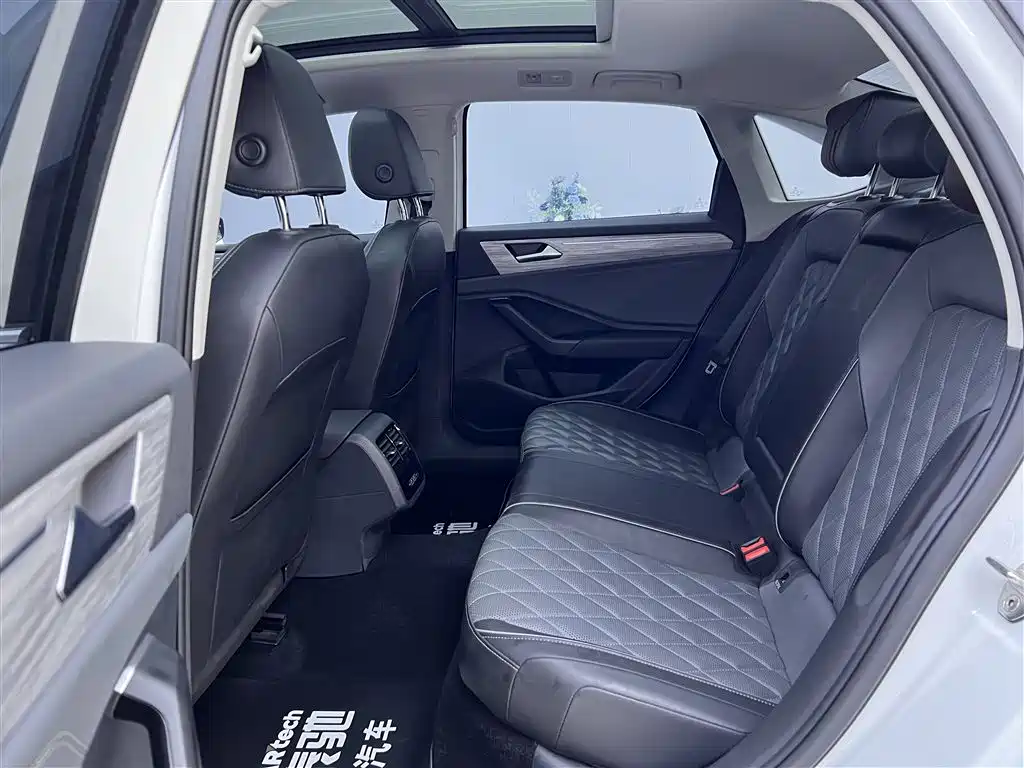 Volkswagen Sagitar 2023 300TSI DSG Surpassing Edition фото 20