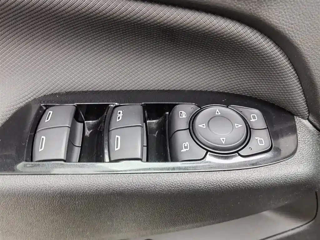 Chevrolet Equinox 2023 Mild Hybrid 2.0T RS Smart Frontier Edition фото 9