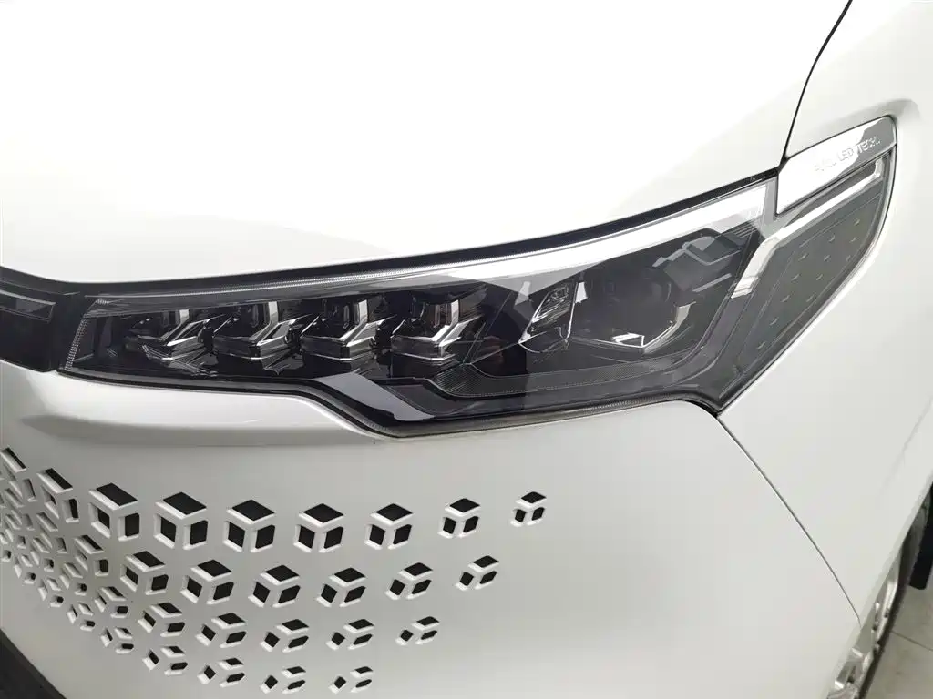 SAIC MAXUS XINTU V70