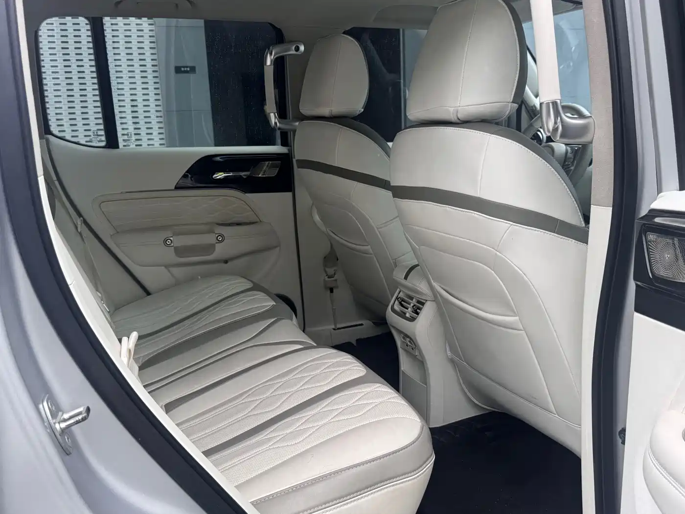 TANK CO CREATION TANK 300