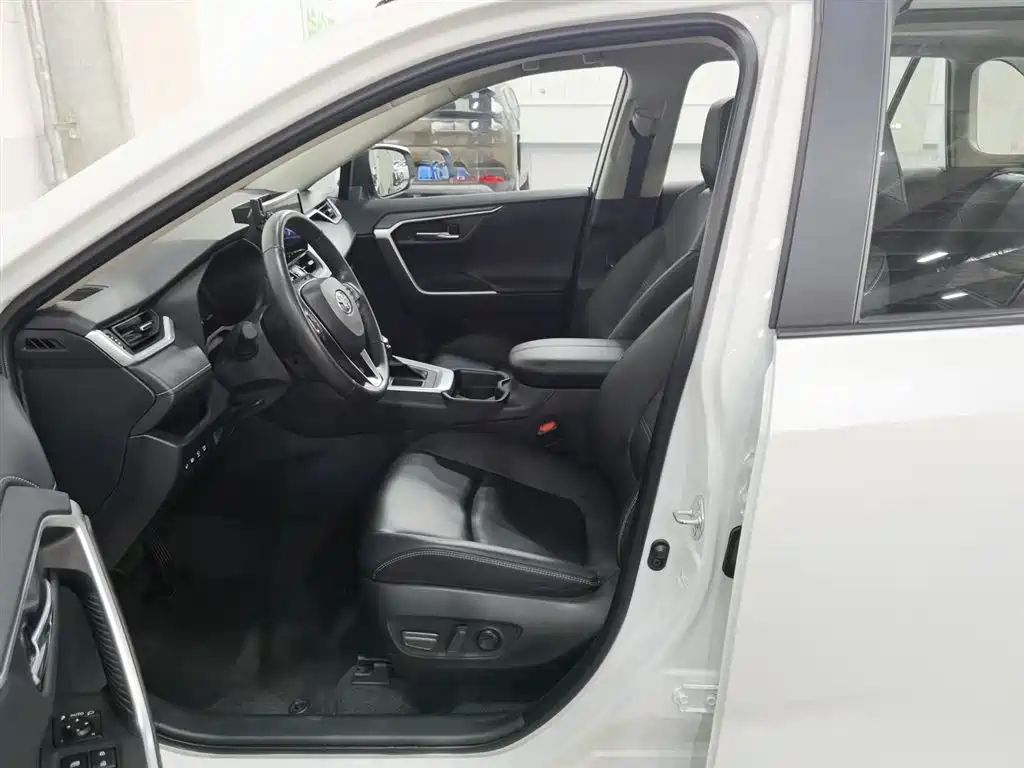 Toyota RAV4 Rongfang 2023 2.0L CVT FWD Style Plus Edition фото 10