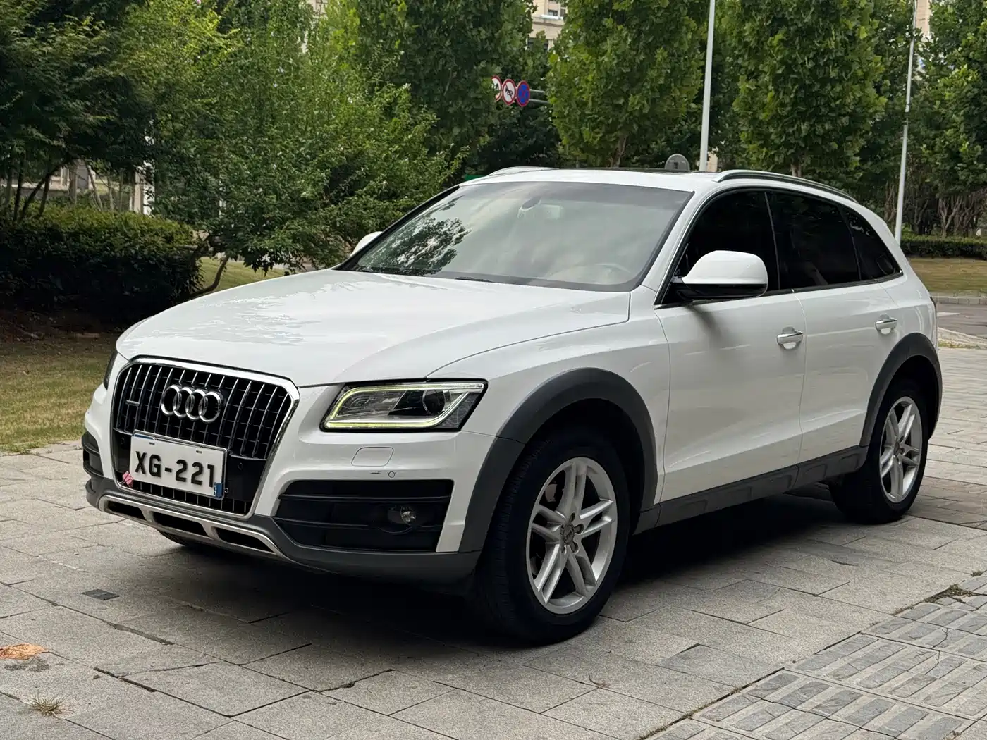 Audi Q5 2018 2017 Plus 40 TFSI Technology