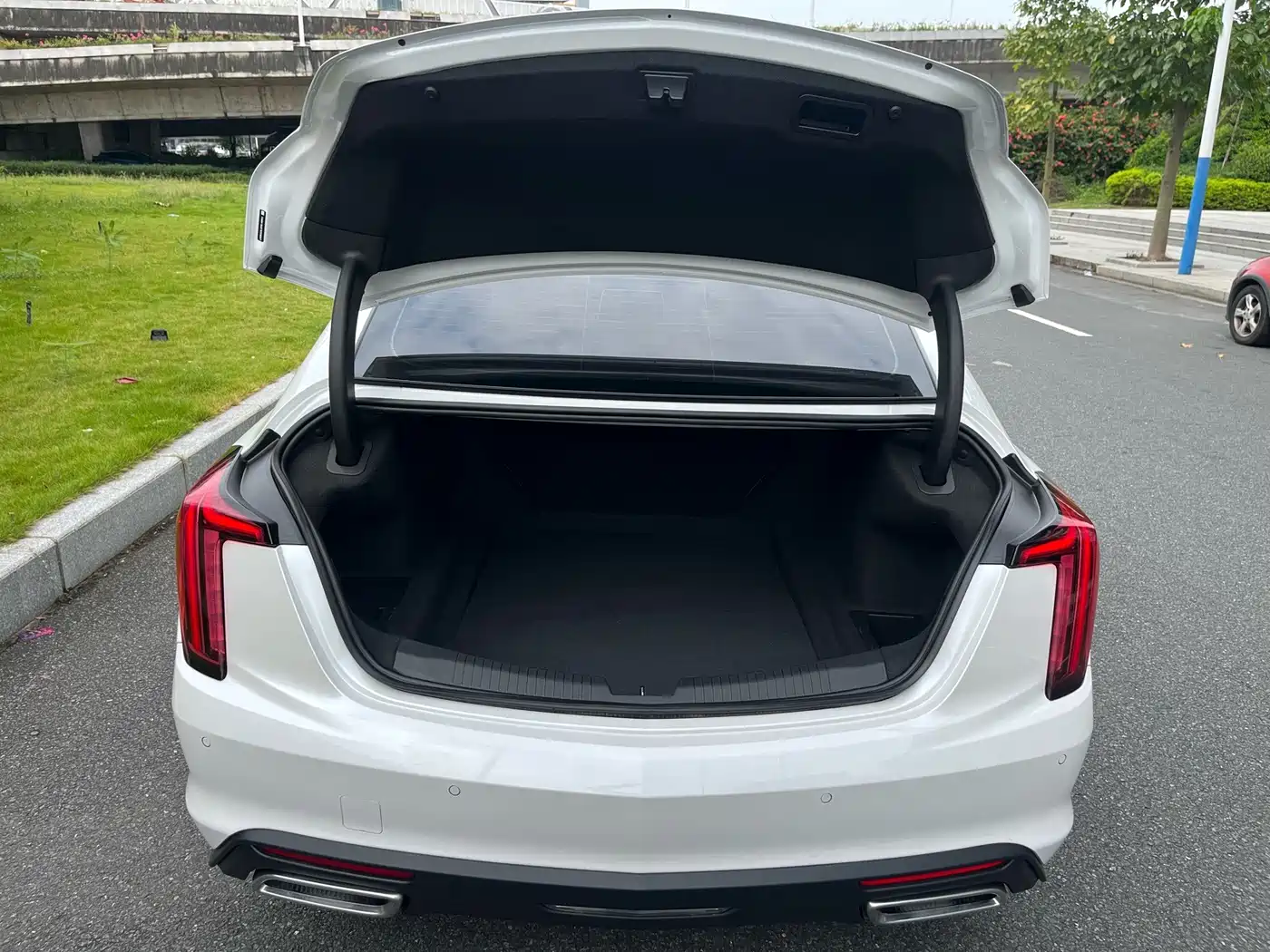 Cadillac CT5 2024 2023 28T Luxury Style (Standard Edition)