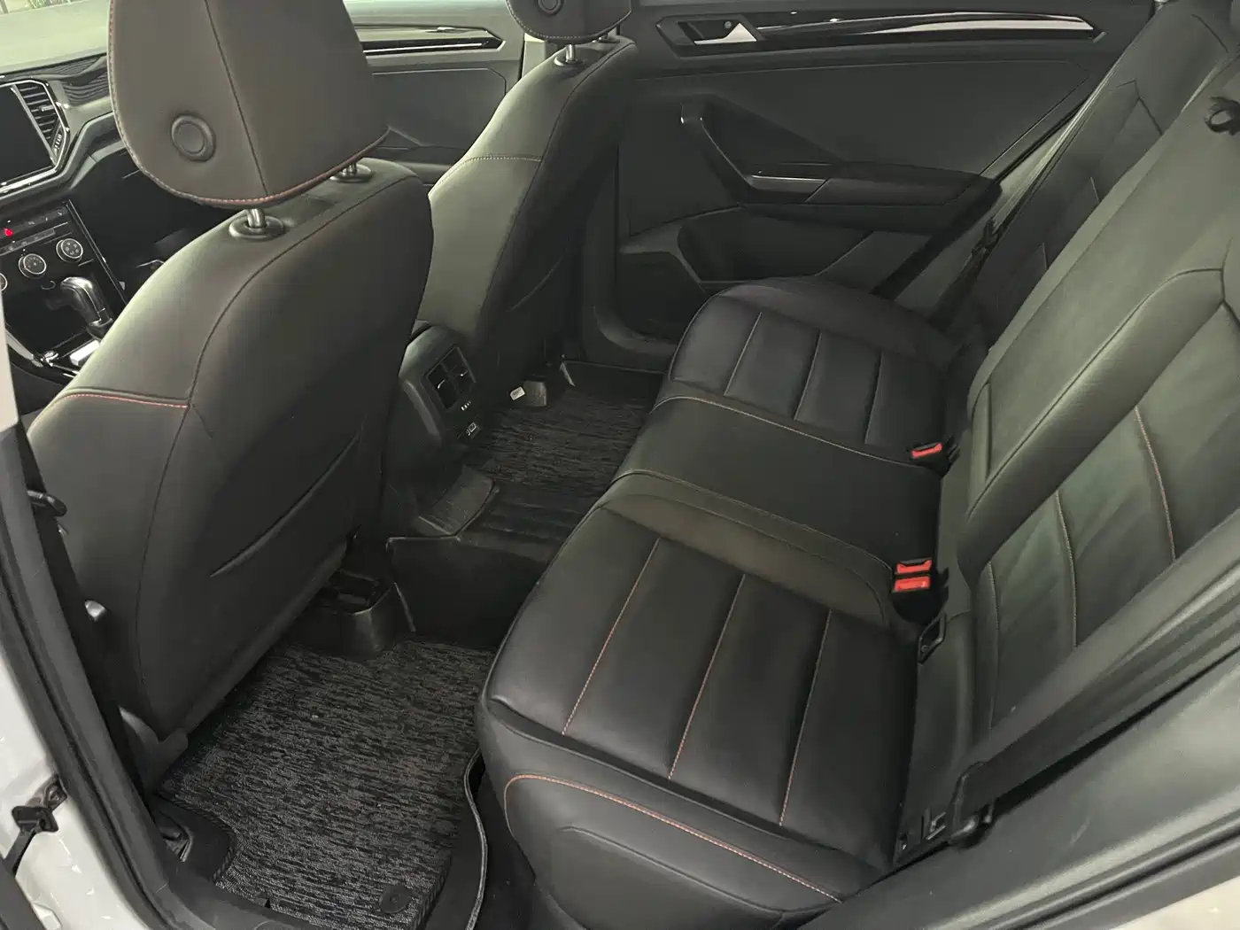Volkswagen T-ROC 2021 280TSI DSG 2WD Comfort Smart Connect 30th Anniversary Edition фото 8