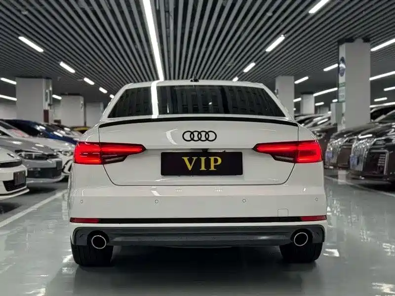 Audi A4L 2018 30th Anniversary 45 TFSI quattro Sport фото 8