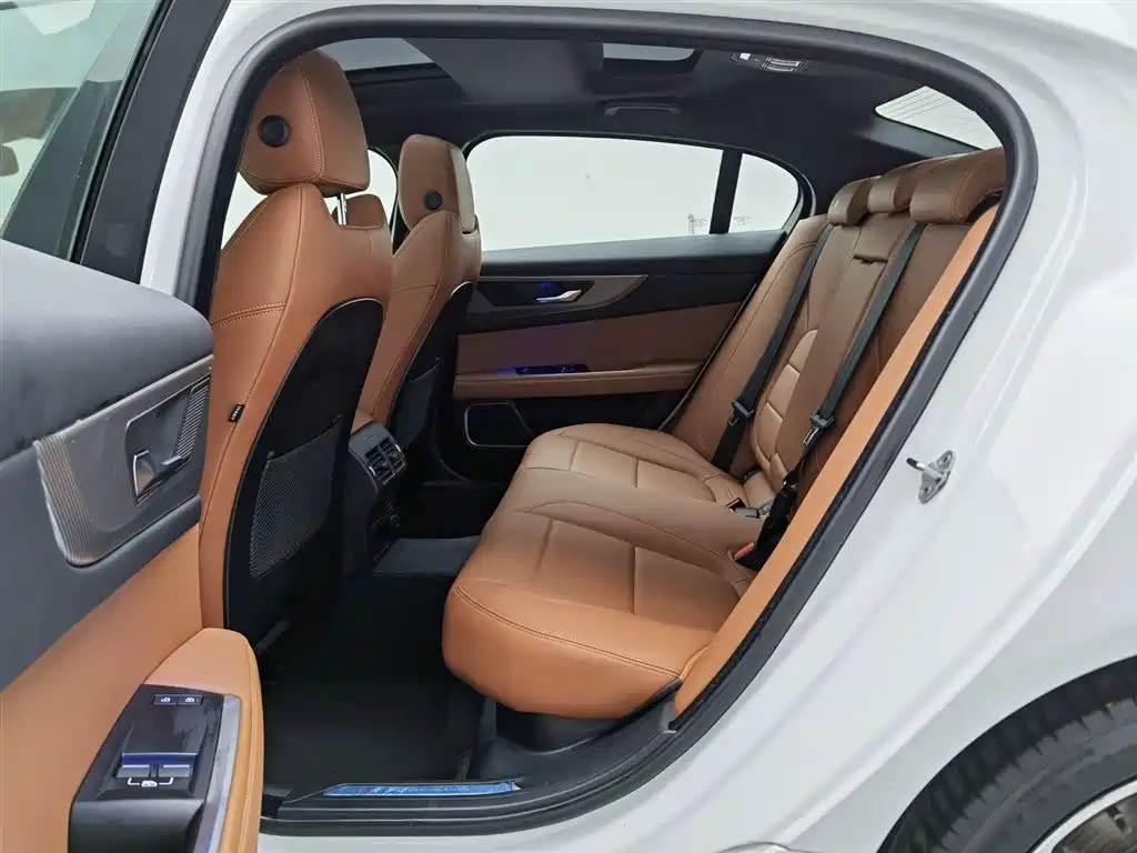 Jaguar XEL 2023 2.0T 250PS R-DYNAMIC S Progressive Sport фото 15