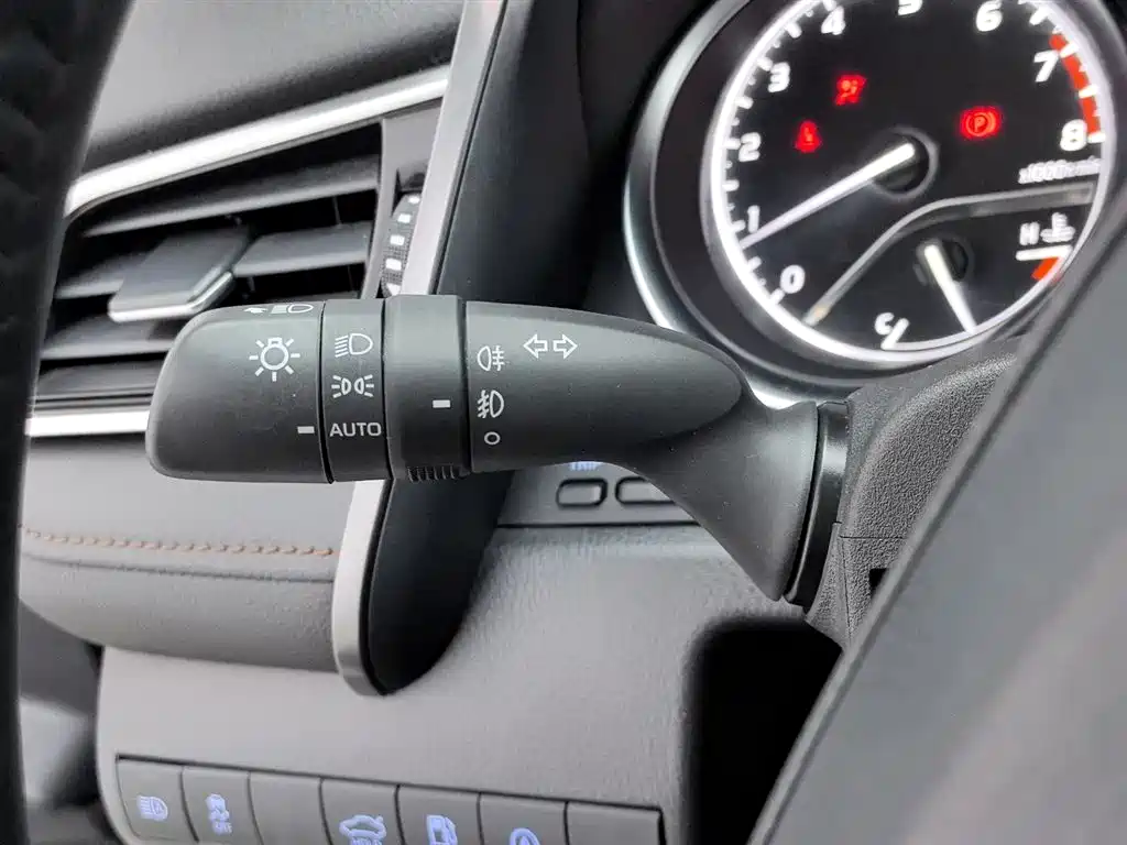 Toyota Camry 2021 2.0G Luxury Edition фото 21
