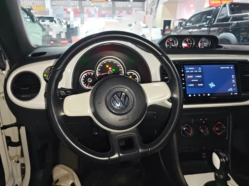 Volkswagen Beetle 2013 1.4TSI Fashion Edition фото 7