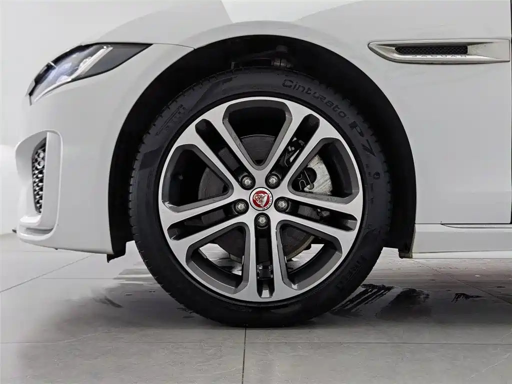 Jaguar XEL 2023 2.0T 250PS R-DYNAMIC S Progressive Sport фото 17