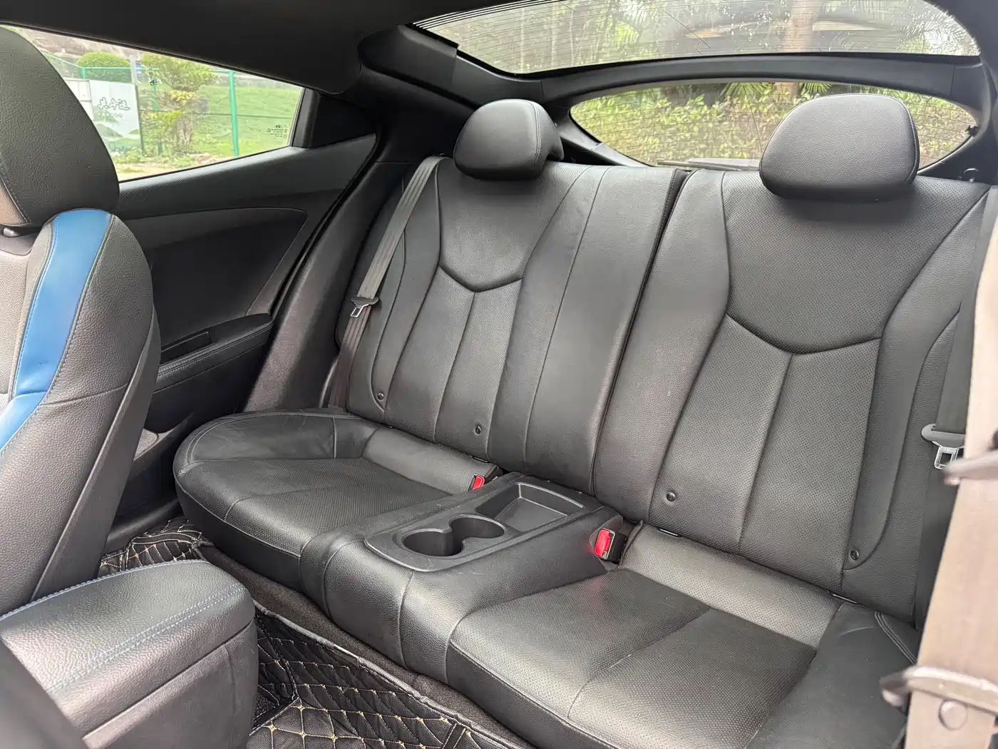 Hyundai Veloster 2015 1.6T Automatic Luxury Edition фото 12