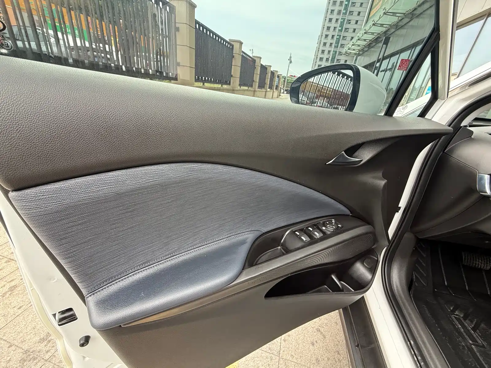 Photo 3 - Buick Velite 6