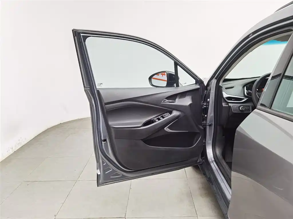 Chevrolet Volando 2018 Redline 530T Auto Premium Edition (5+2 seater) China V фото 8