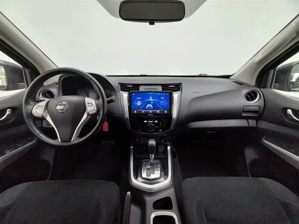 Nissan Navara 2017 Model 2.5L Automatic 4WD Luxury QR25 фото 5