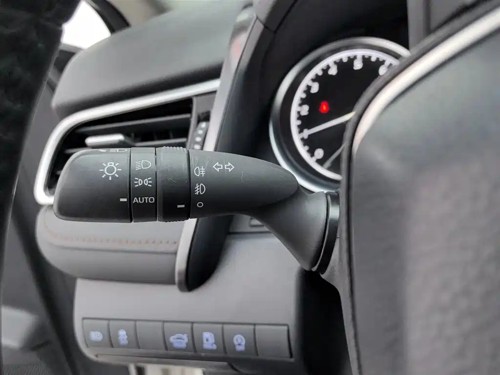 Toyota Camry 2021 2.0G Luxury Edition фото 21