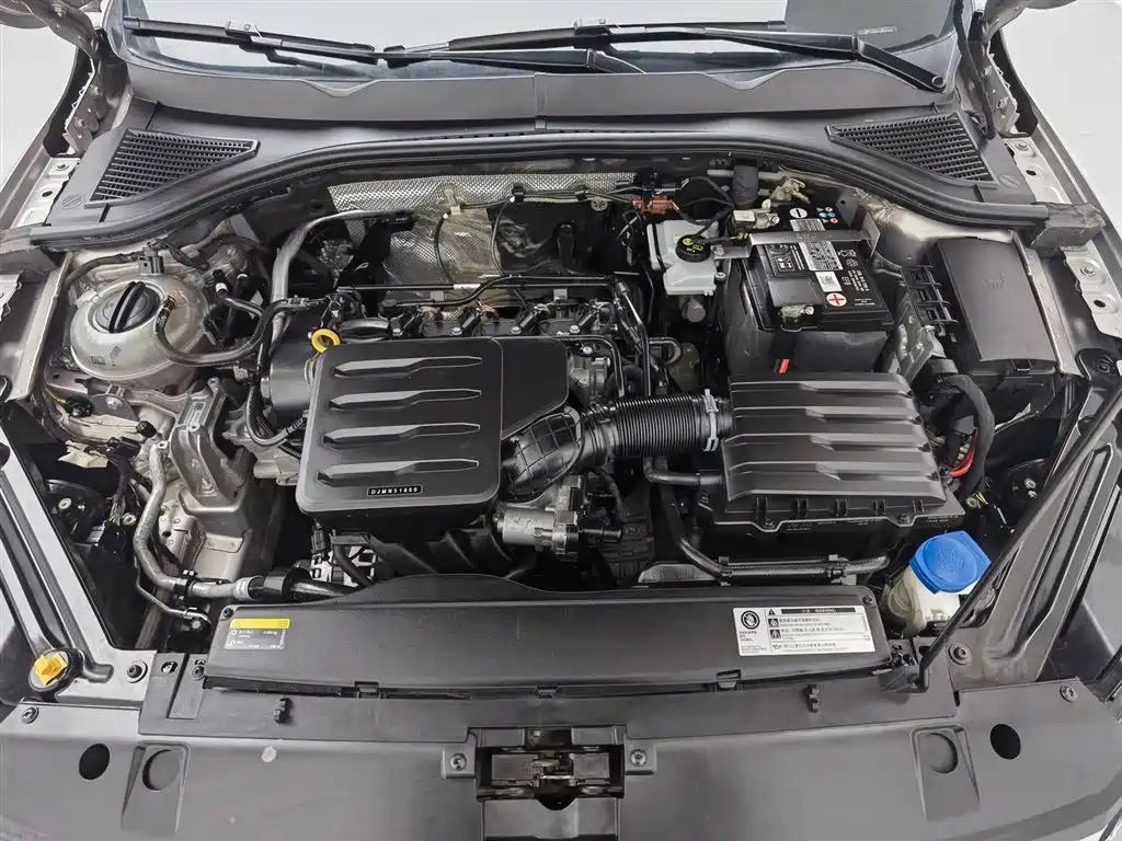 Volkswagen Bora 2019 1.5L Auto Fashion Model фото 6