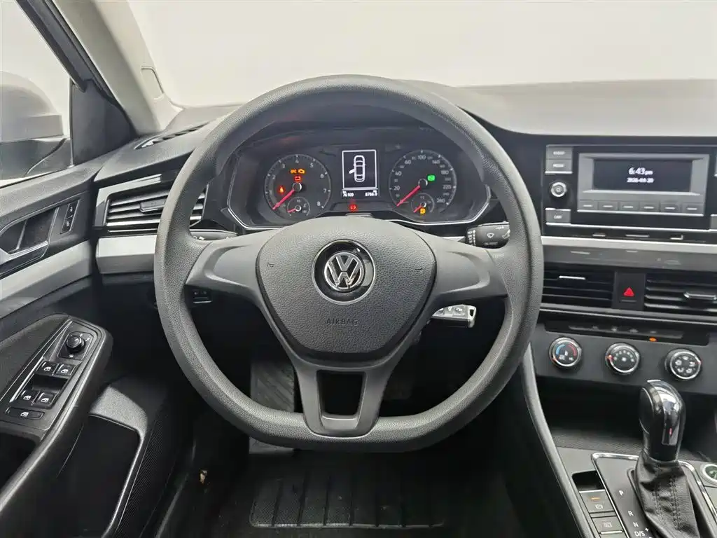 Volkswagen Bora 2019 1.5L Auto Fashion Model фото 11