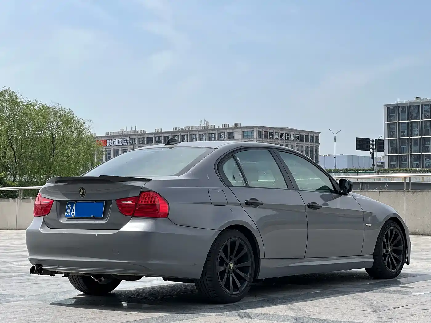 BMW 3 Series (Import) 2010 325i Luxury фото 6