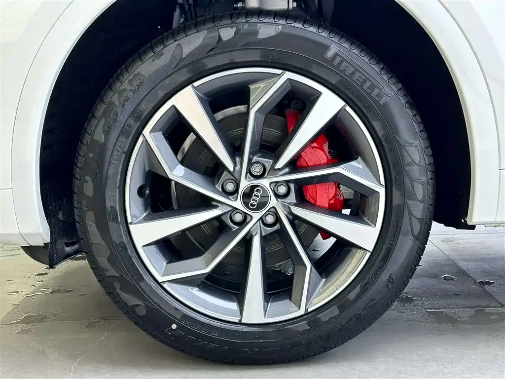 Audi Q5L 2024 Model 40 TFSI Luxury Dynamic фото 24
