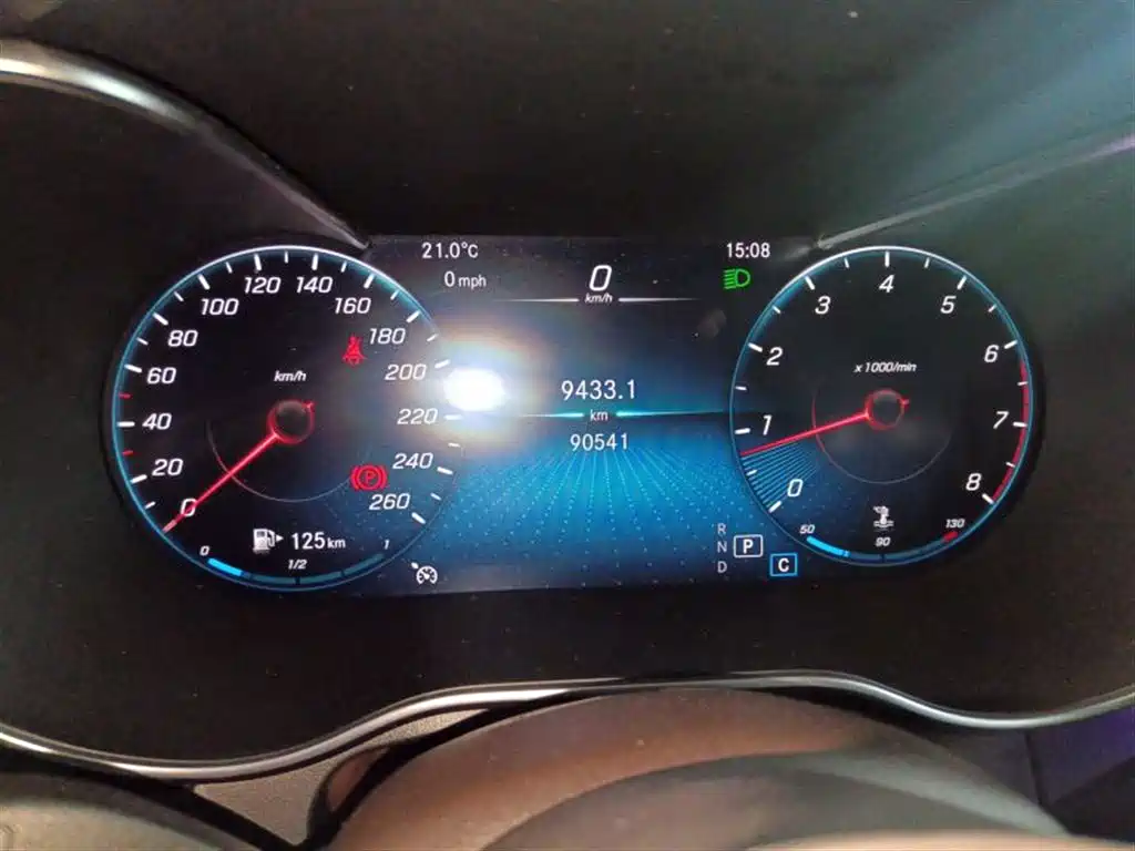 Mercedes-Benz GLC 2022 Facelift GLC 260 L 4MATIC Luxury Model фото 7