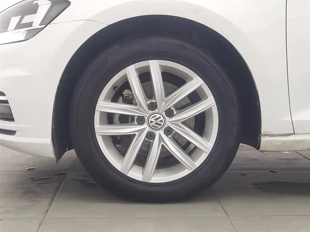 Volkswagen Golf 2018 1.6L Automatic Comfort фото 17