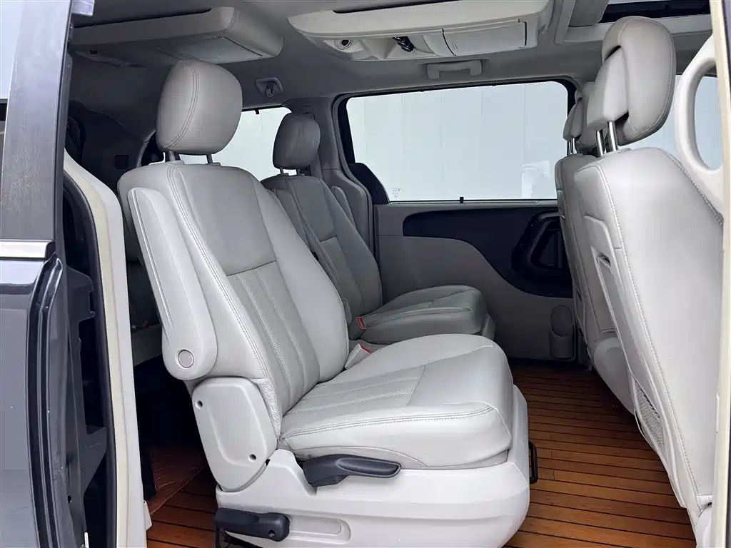 Chrysler Grand Voyager (Import) 2015 2014 3.6L Comfort Edition