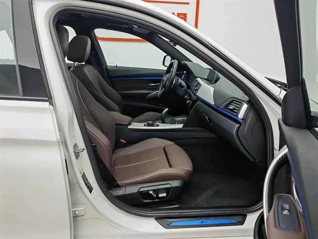 BMW 3 Series 2019 320i M Sport Package фото 23