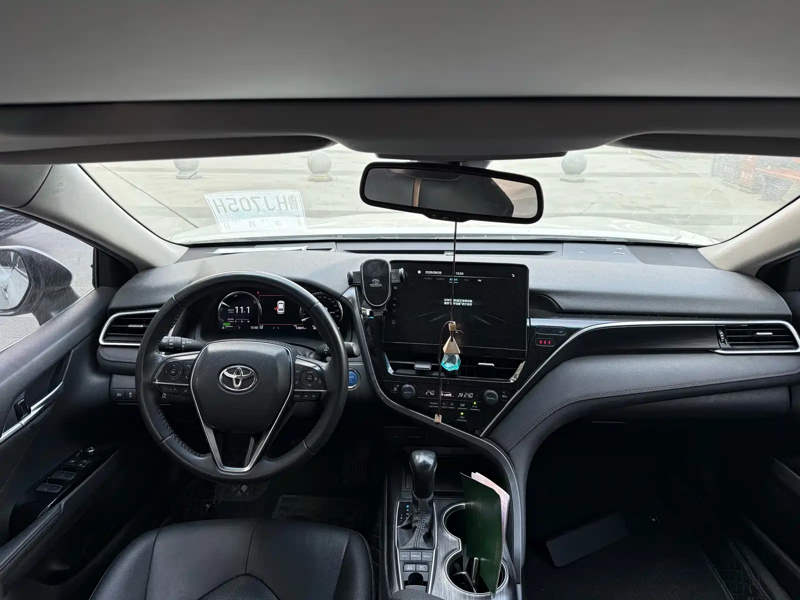 Фото 8 - Toyota Camry