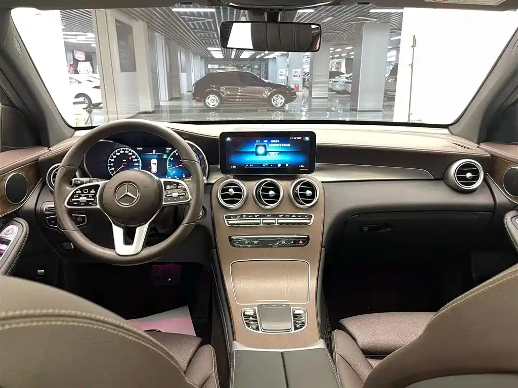 Mercedes-Benz GLC 2020 GLC 260 L 4MATIC Luxury фото 10