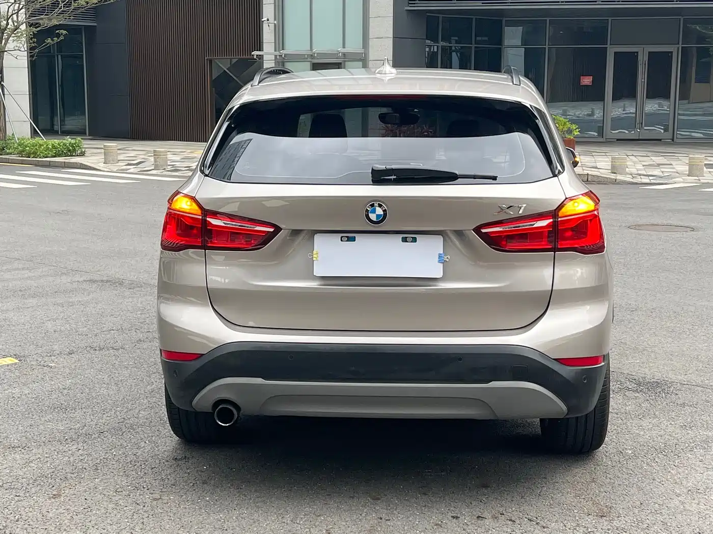 BMW X1 2016 sDrive18Li Premium Model фото 6