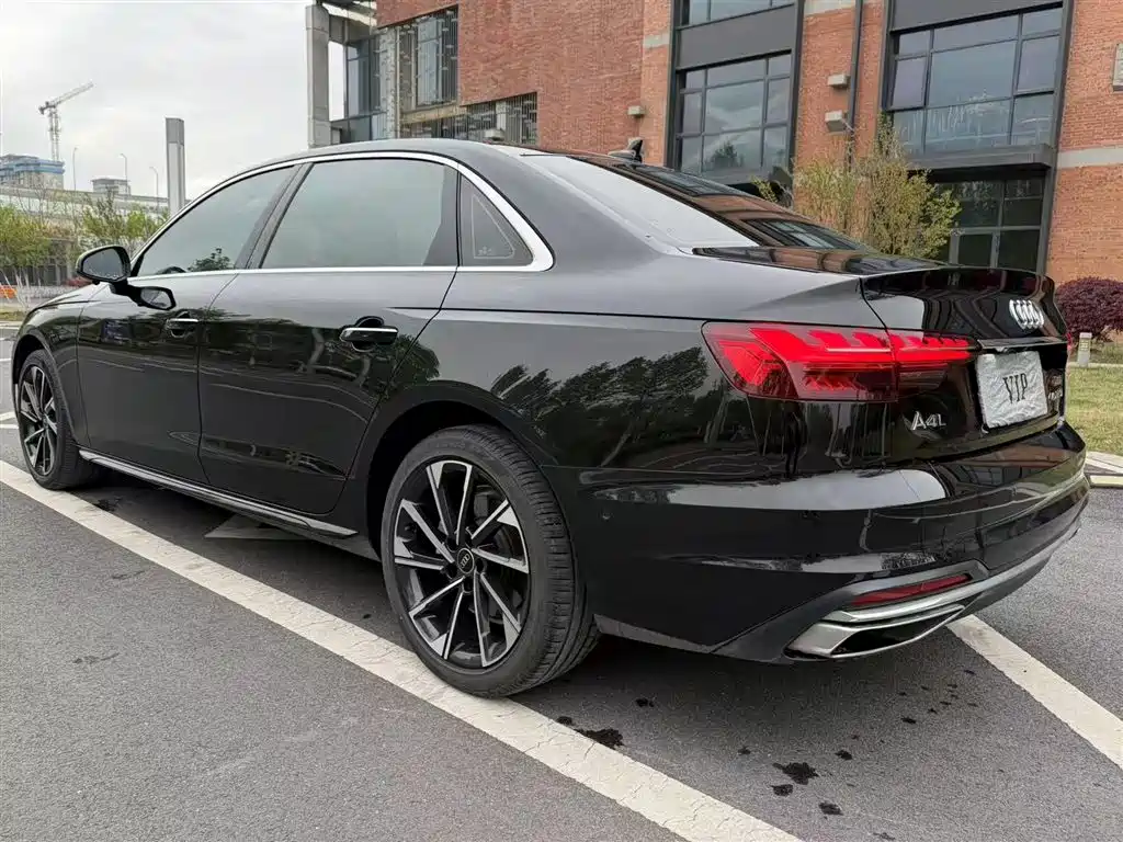 Audi A4L 2022 40 TFSI Luxury Elegance фото 18