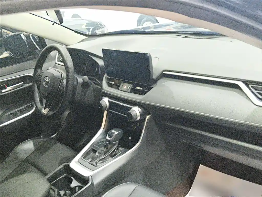 Toyota Wildlander 2023 2.0L CVT FWD Urban фото 6