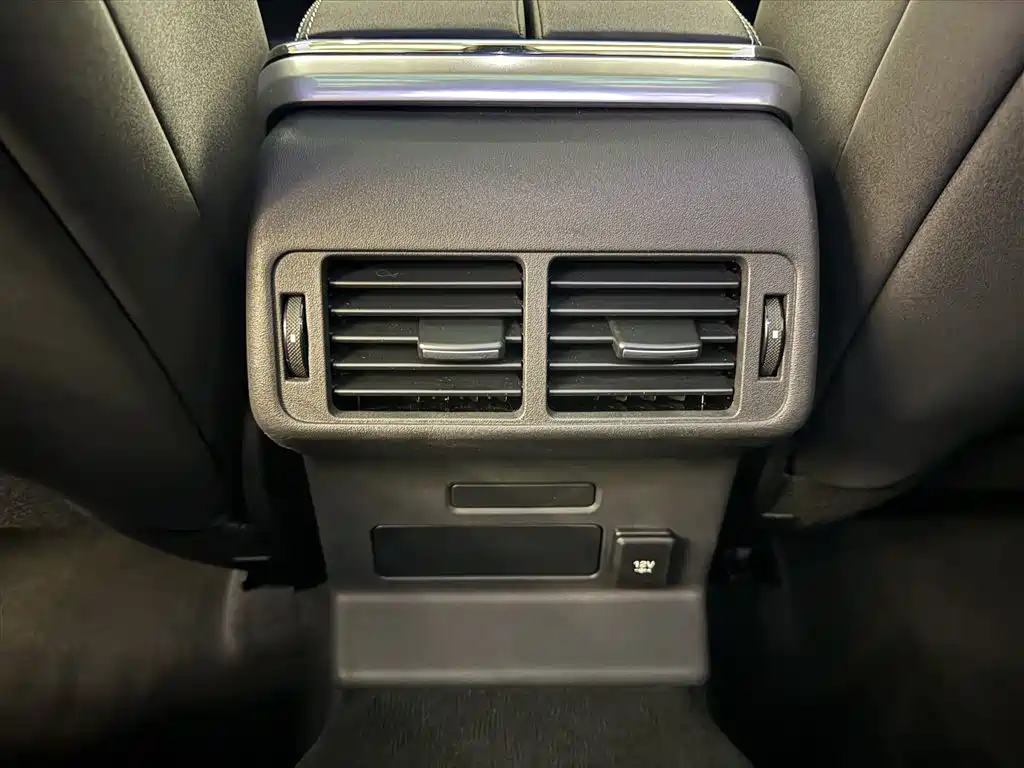 Land Rover Range Rover Velar 2021 P250 фото 27