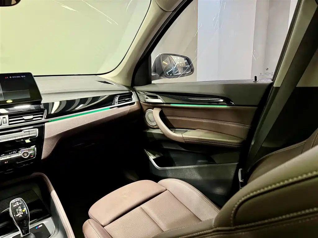 BMW X1 2022 sDrive25Li Leading фото 30