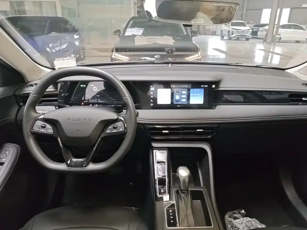 Фото 10 - Roewe i5
